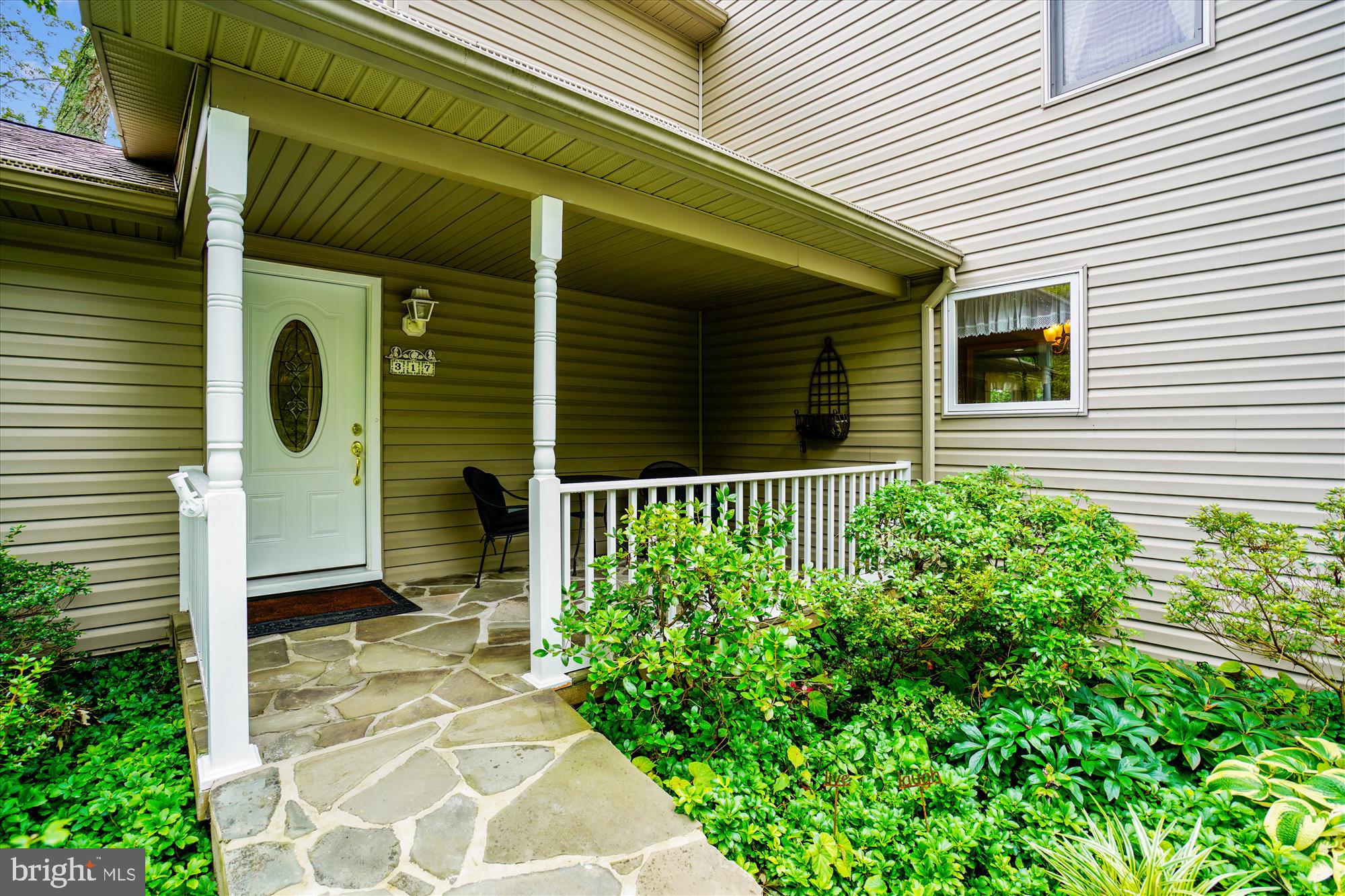 317 Thomas Road Severna Park, MD 21146 - Photo 6 of 56 Front porch and entry
