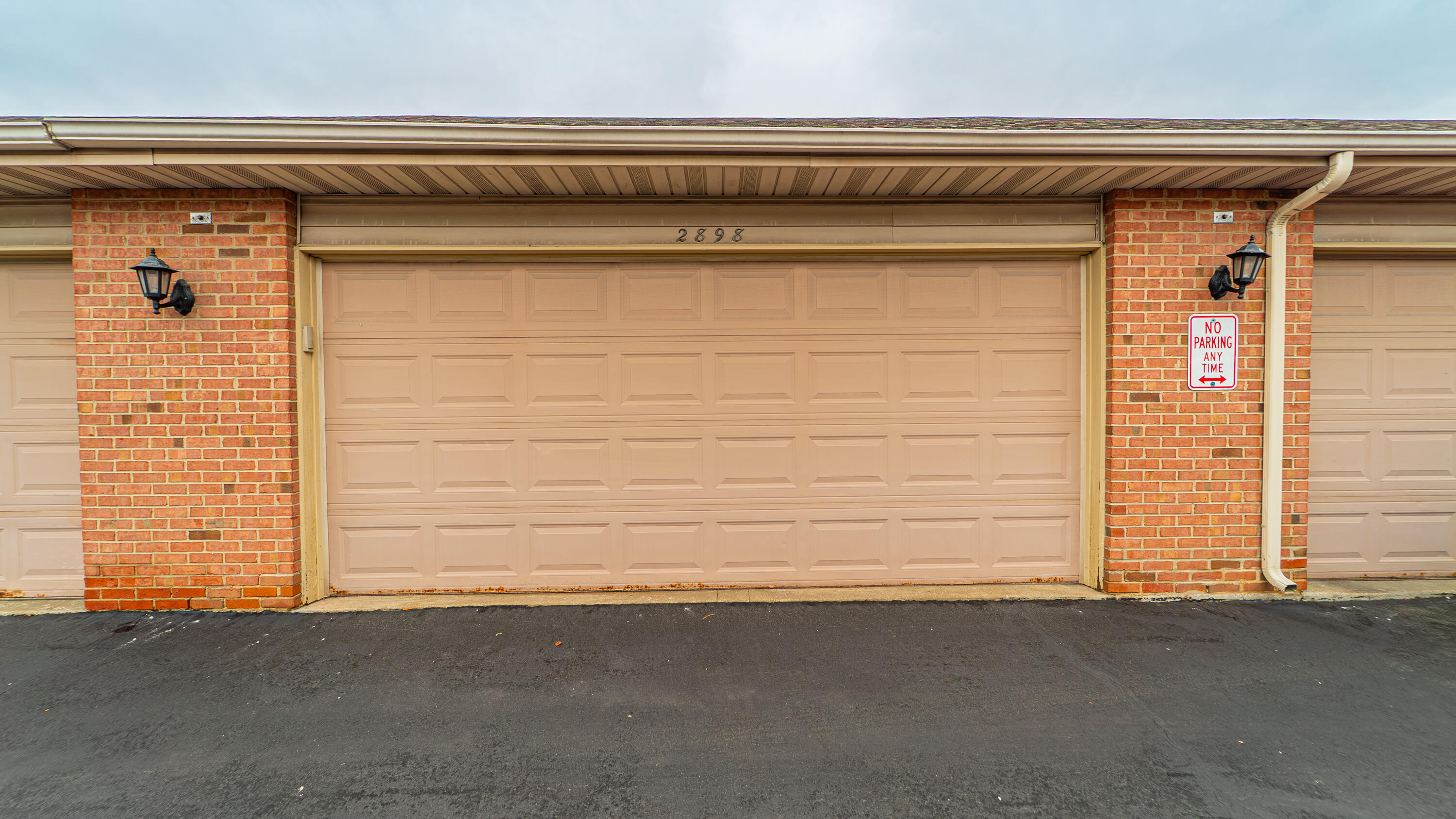 2898 Cambridge Way Highland, IN 46322 - Photo 21 of 22 a view of the door of a building