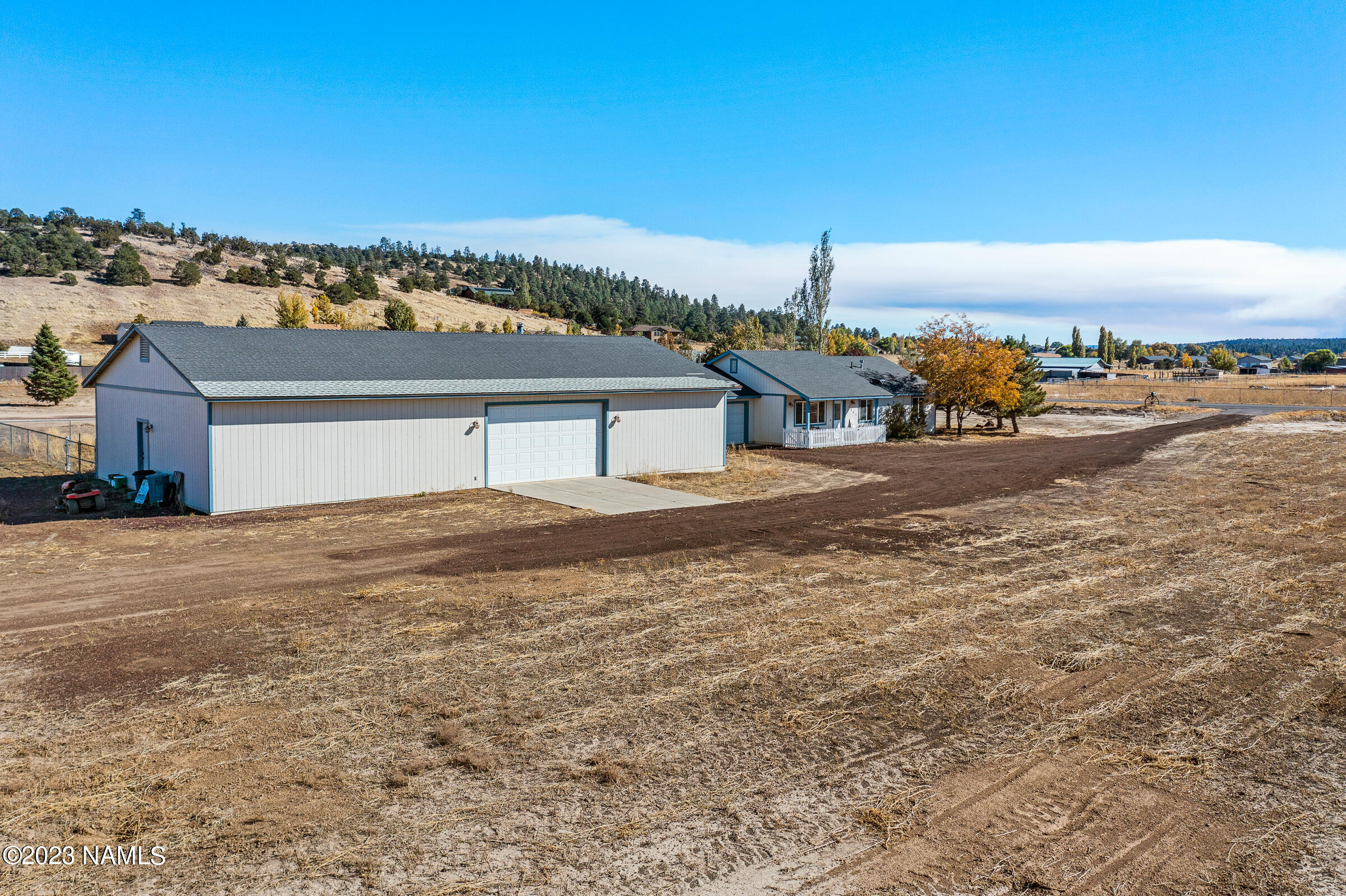 7865 Silver Saddle Road Flagstaff, AZ 86004 - Photo 6 of 41 Front of home looking West