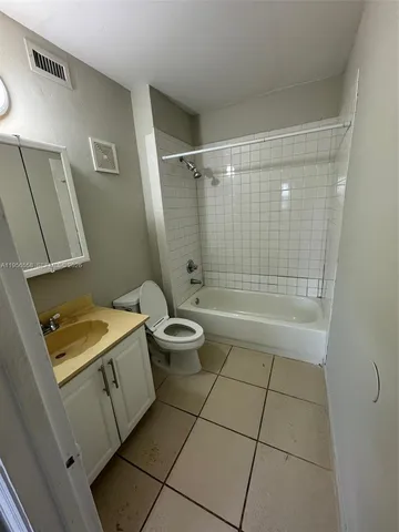 $1,900 | 8060 Fairview Drive, Unit 201, Tamarac, FL 33321