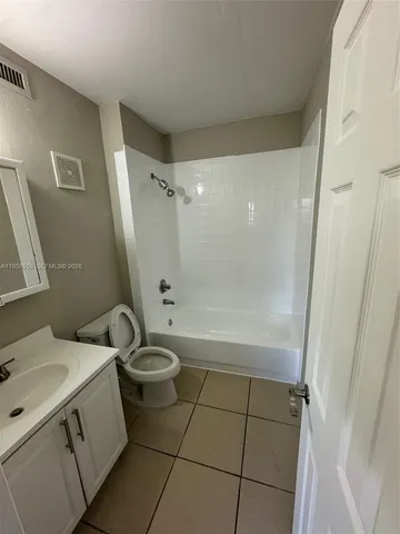 $1,900 | 8060 Fairview Drive, Unit 201, Tamarac, FL 33321