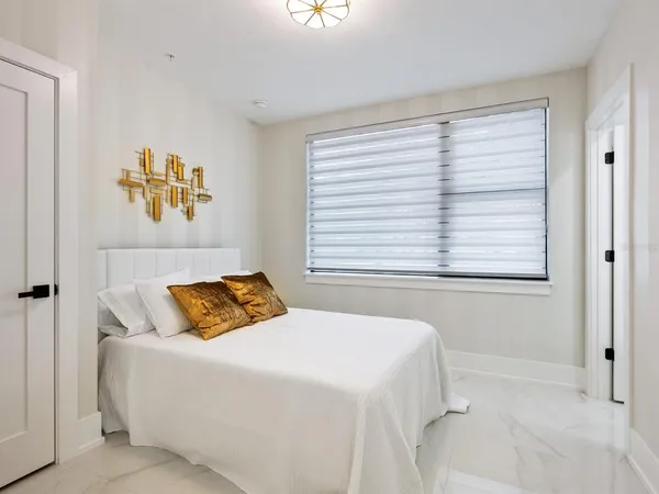 $1,150,000 | 2170 Fruitville Road, Sarasota, FL 34237