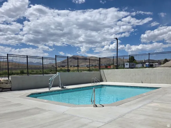 $571,000 | 1481 North Saratoga View Lane, Unit B, Saratoga Springs, UT 84045