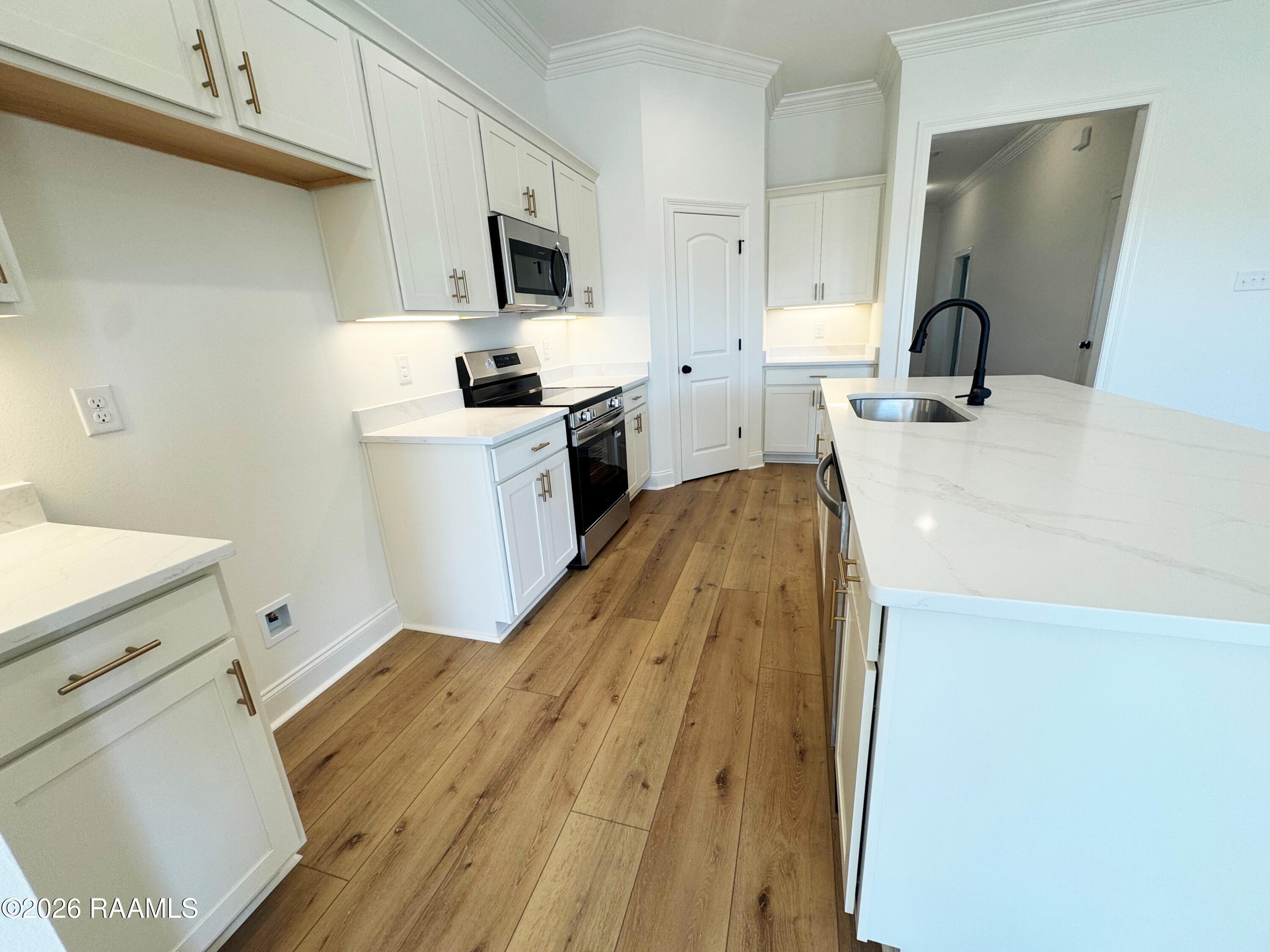 115 Lotus Lane Broussard, LA 70518 - Photo 8 of 13 KITCHEN
