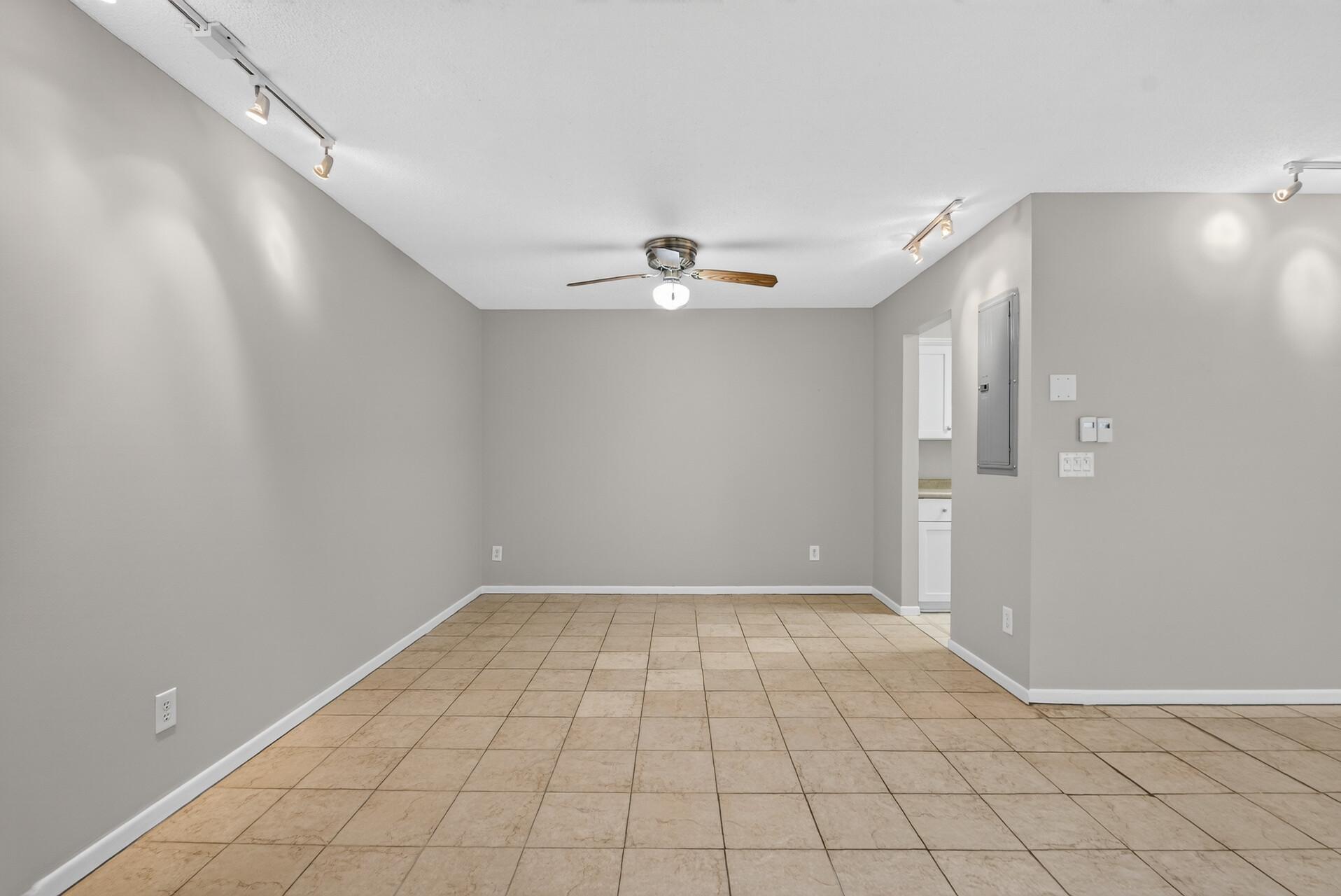 2502 Unity Avenue North Minneapolis, MN 55422 - Photo 10 of 34