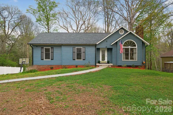 $325,000 | 1163 Hidden Creek Circle, Hickory, NC 28602