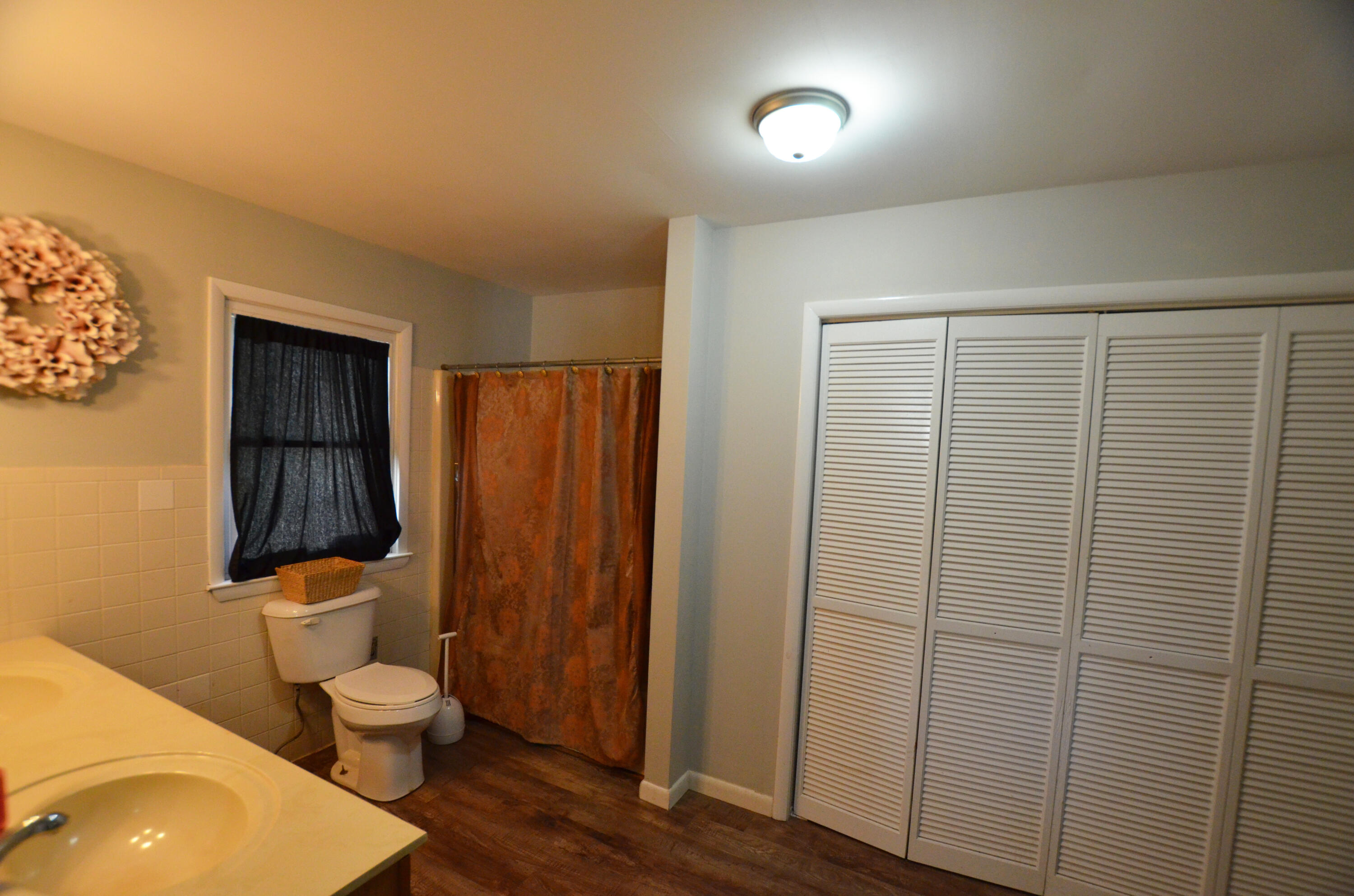 2451 Sand Hill Road Irvine, KY 40336 - Photo 28 of 33 Main bathroom!
