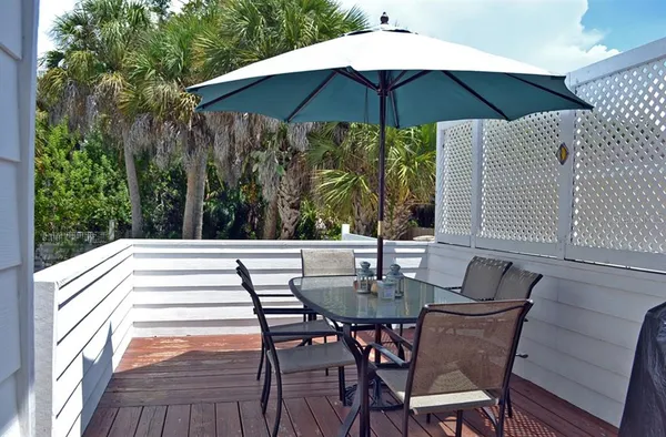 $6,000 | 5157 Sandy Beach Avenue, Sarasota, FL 34242