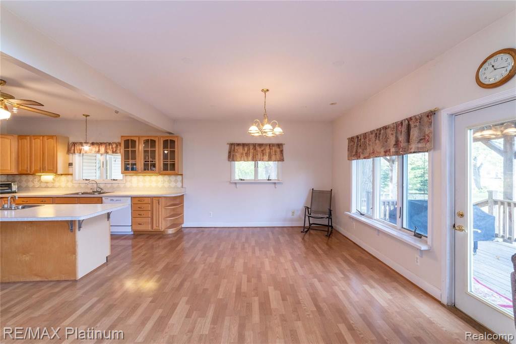 18819 Ridge Road Northville, MI 48167 - Photo 12 of 83