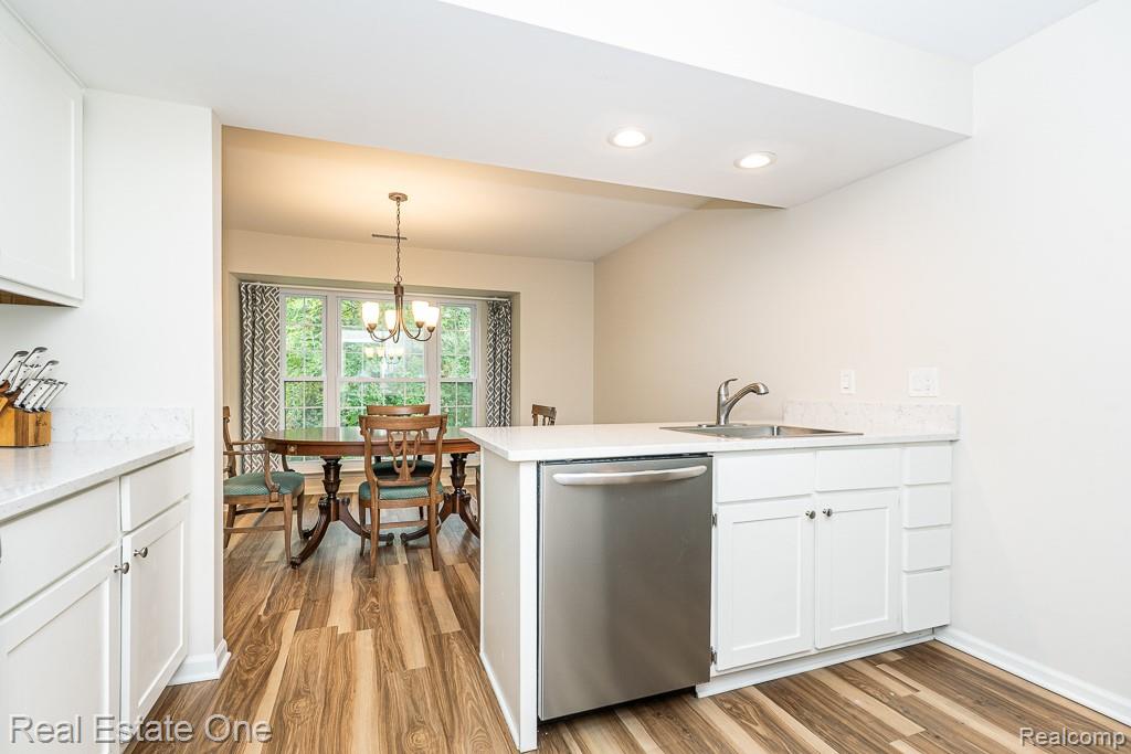 1665 Huntington Park, Unit E Rochester, MI 48309 - Photo 11 of 40