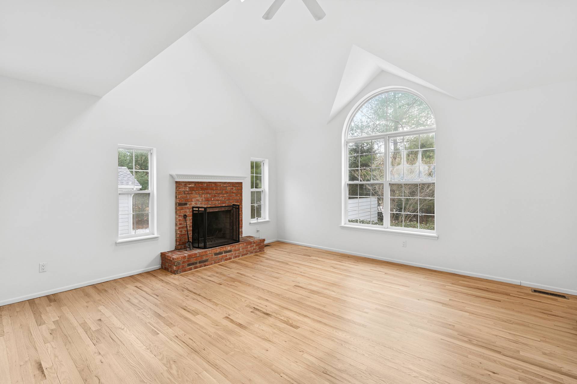 97 Spring Close Highway East Hampton, NY 11937 - Photo 3 of 27