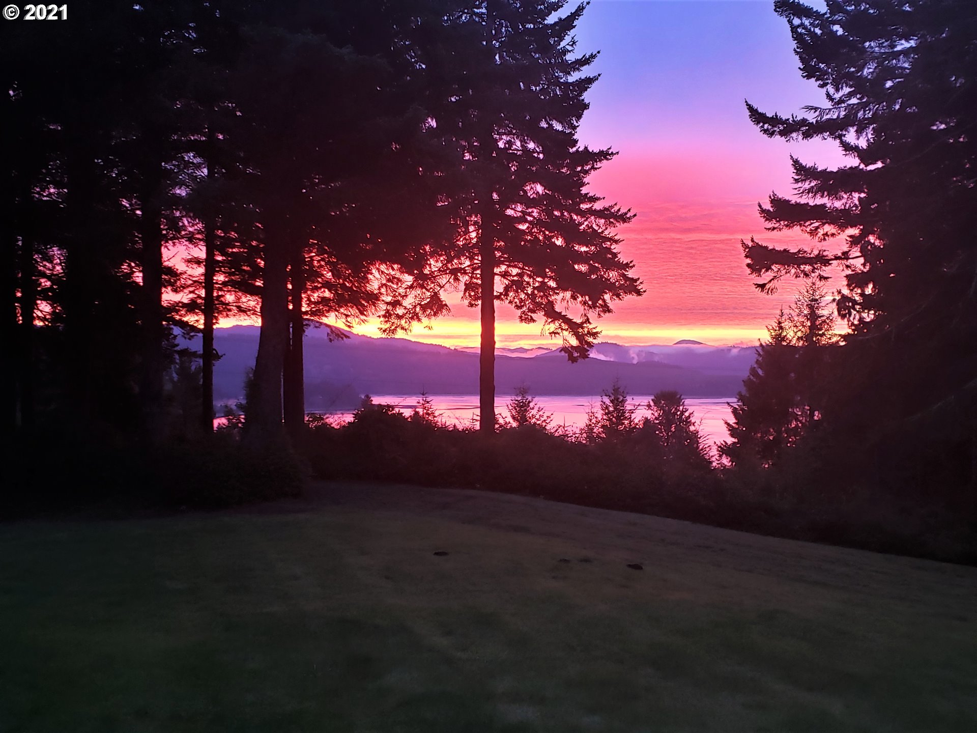606 Northwest Legion Road Waldport, OR 97394 - Photo 2 of 32 Gallery Image 2