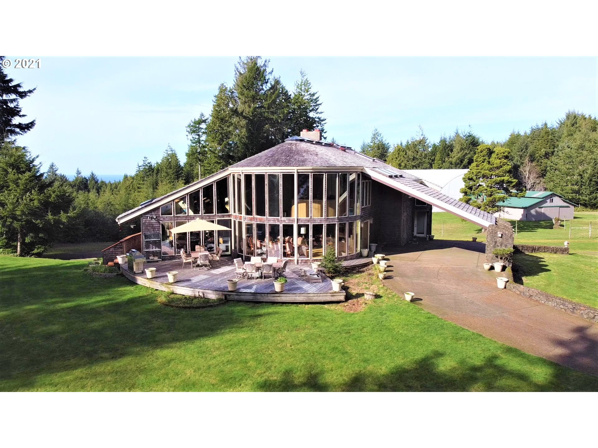 606 Northwest Legion Road Waldport, OR 97394 - Photo 8 of 32 Gallery Image 8