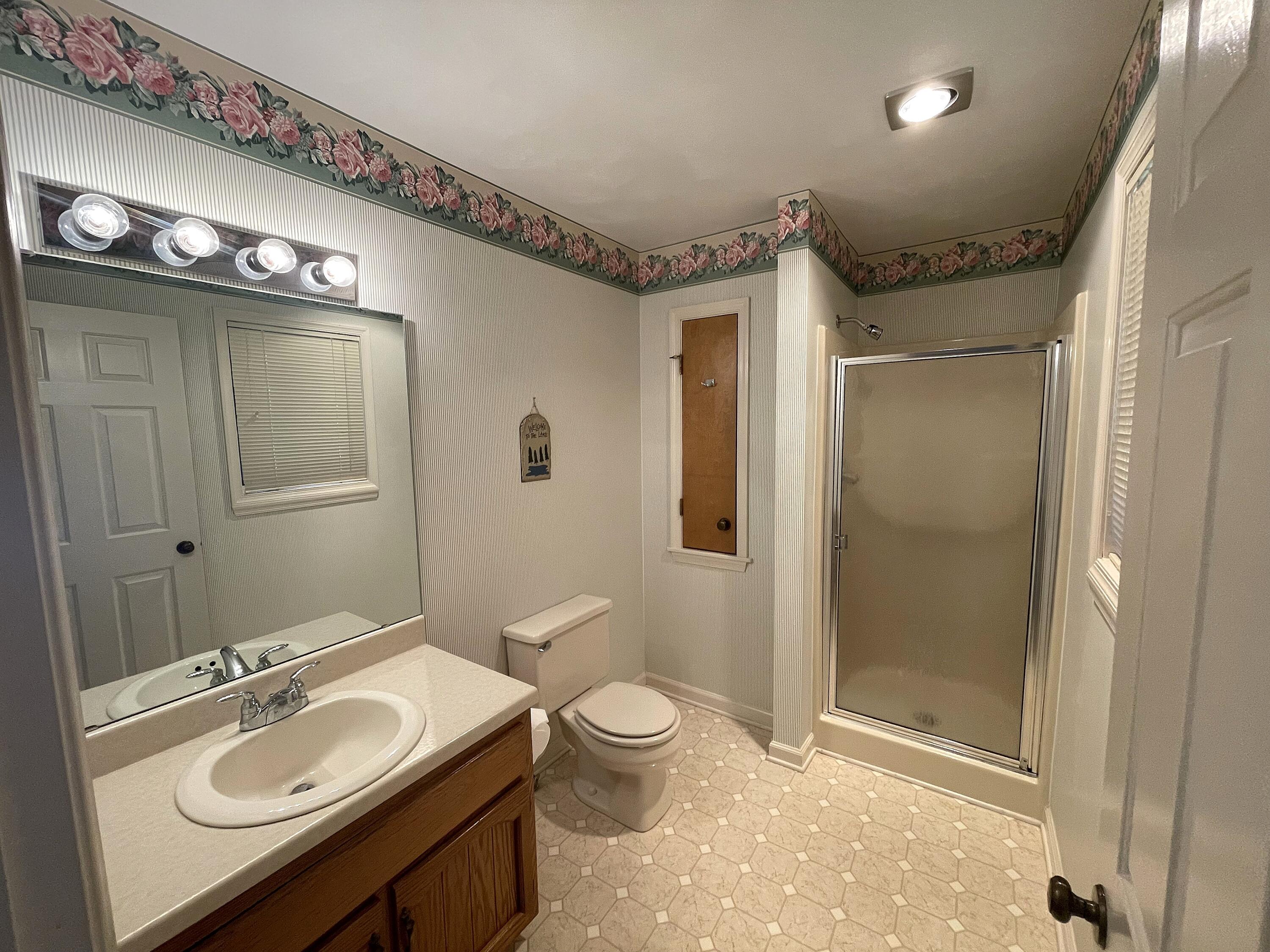 213 Saunders Point Road, Unit 6 Huddleston, VA 24104 - Photo 5 of 21 First Floor Full Bath