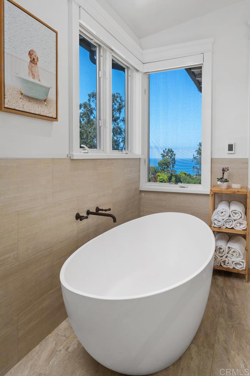 555 Amphitheatre Drive Del Mar, CA 92014 - Photo 13 of 31
