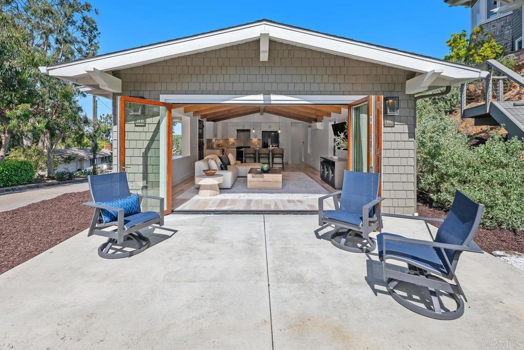 555 Amphitheatre Drive Del Mar, CA 92014 - Photo 22 of 31