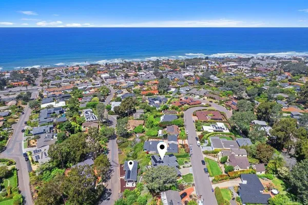 $8,450,000 | 555 Amphitheatre Drive, Del Mar, CA 92014