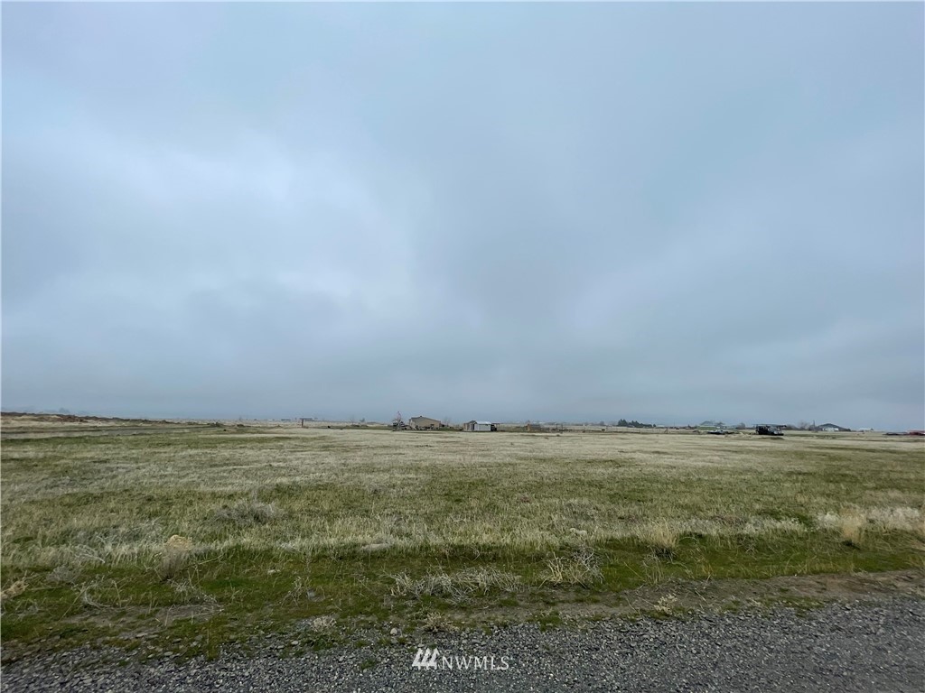 0 Postma Road Moxee, WA 98936 - Photo 1 of 2 a view of an ocean