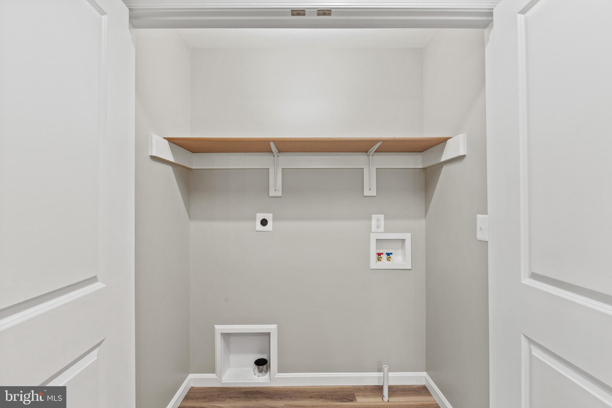 41577 Church Street Leonardtown, MD 20650 - Photo 19 of 25 a bathroom with a bathtub