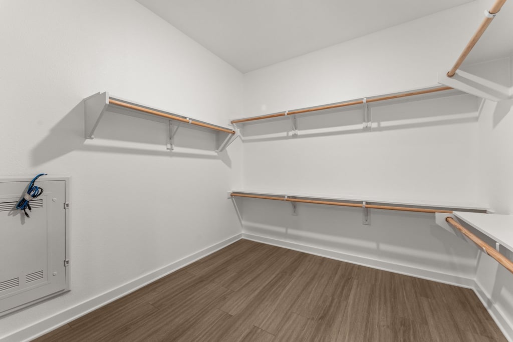 4361 South Congress Avenue, Unit 514 Austin, TX 78745 - Photo 15 of 28 a view of an empty walk in closet
