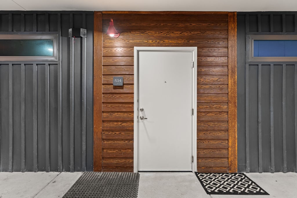 4361 South Congress Avenue, Unit 514 Austin, TX 78745 - Photo 20 of 28 a view of wooden door
