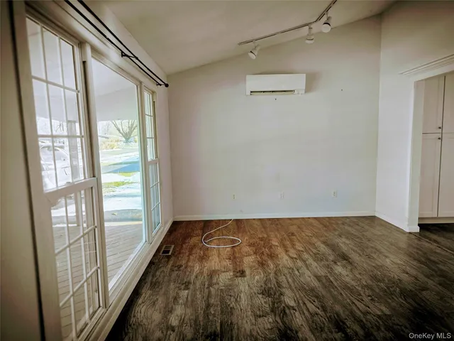 $3,100 | 20 Princeton Street, Red Hook, NY 12571