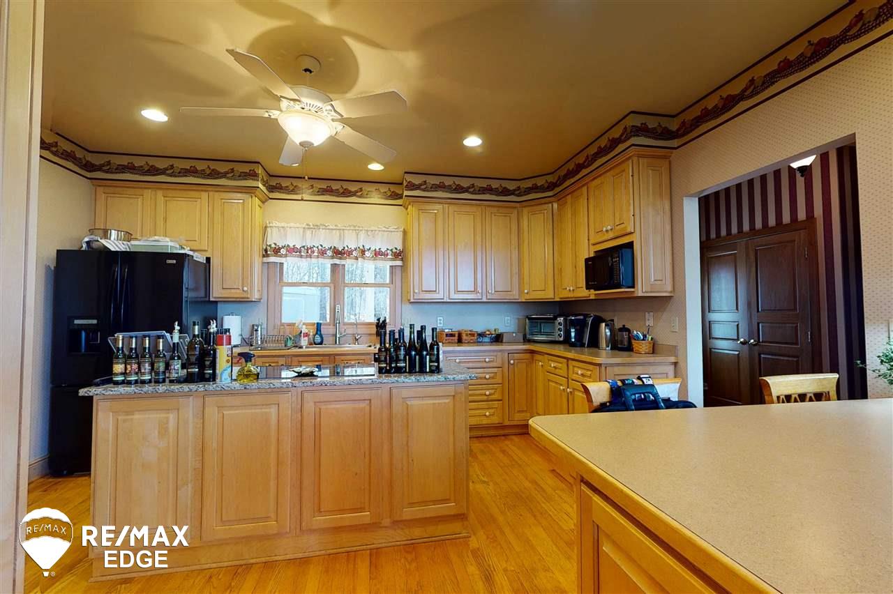 2205 Parker Road Holly, MI 48442 - Photo 14 of 84 50037199-13.JPG