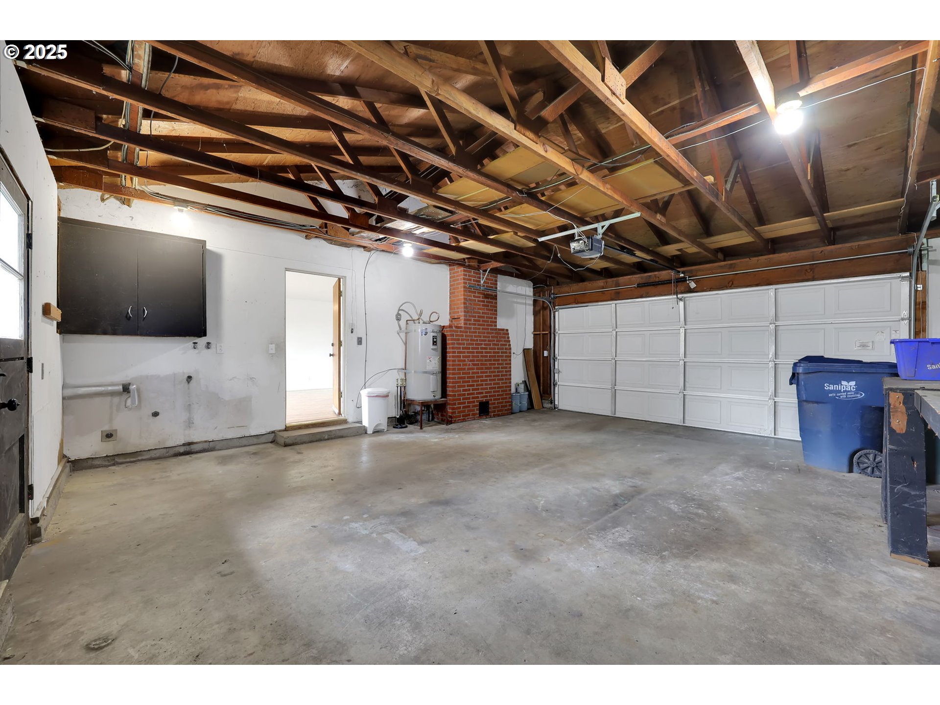 687 Division Avenue Eugene, OR 97404 - Photo 19 of 33