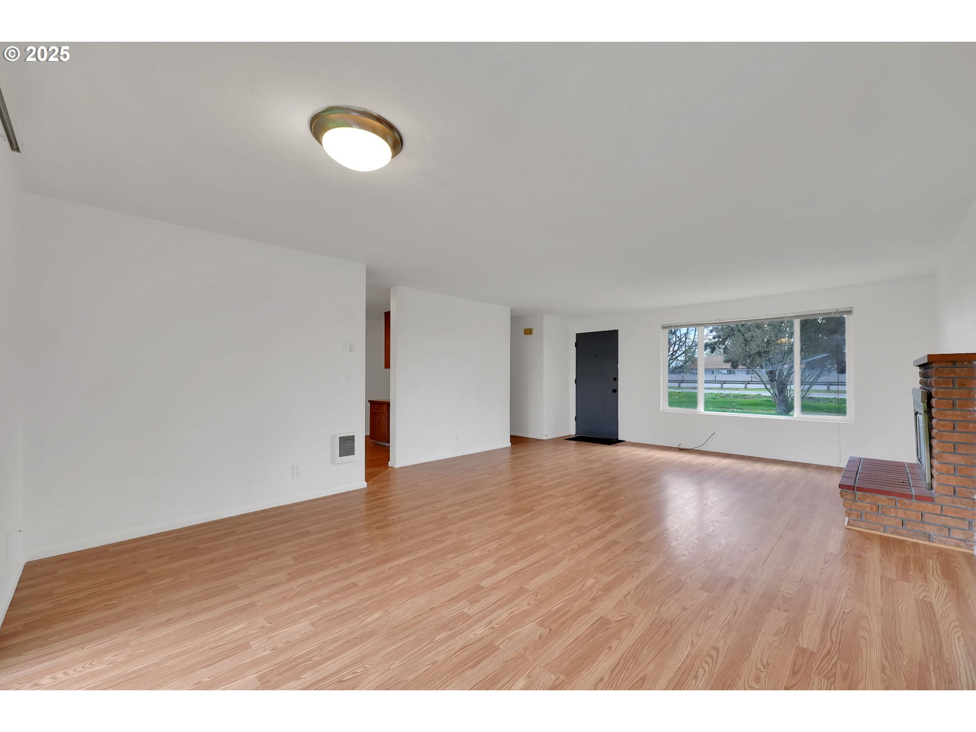 687 Division Avenue Eugene, OR 97404 - Photo 31 of 33