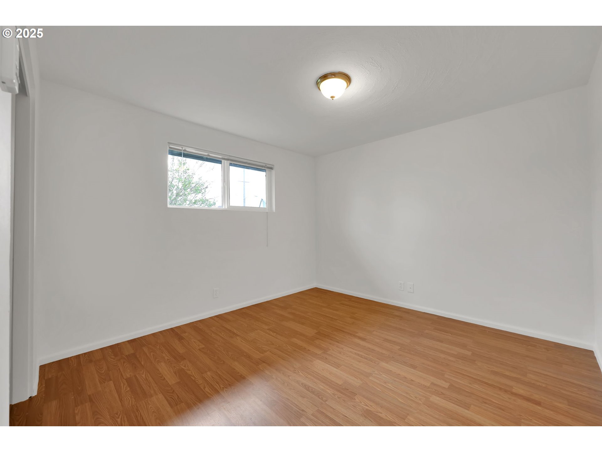 687 Division Avenue Eugene, OR 97404 - Photo 8 of 33