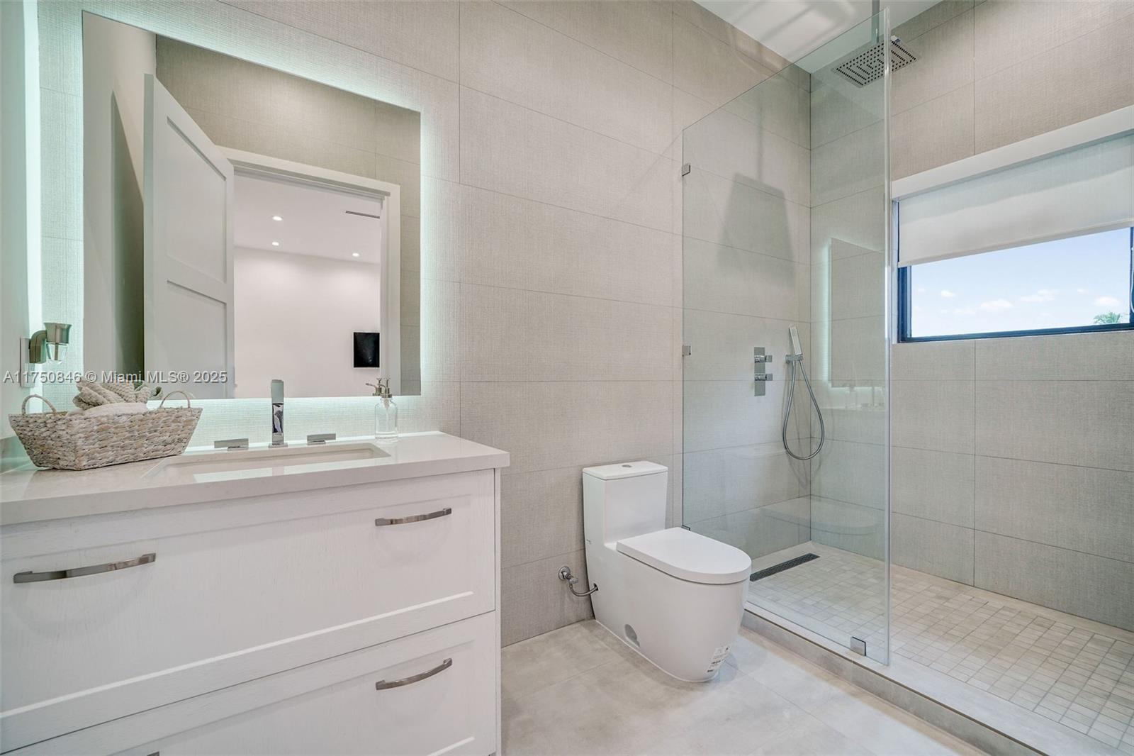 4321 Southwest 11th Street Miami, FL 33134 - Photo 12 of 43 Guest Bath