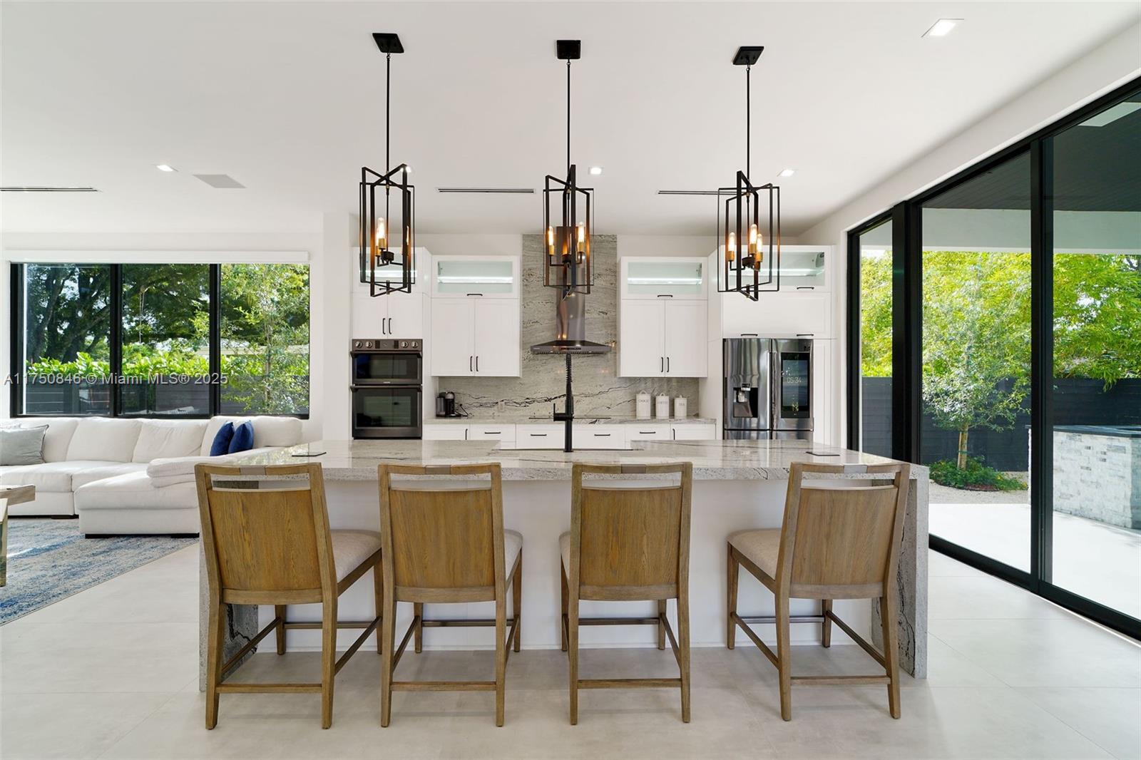 4321 Southwest 11th Street Miami, FL 33134 - Photo 17 of 43 Breakfast bar
