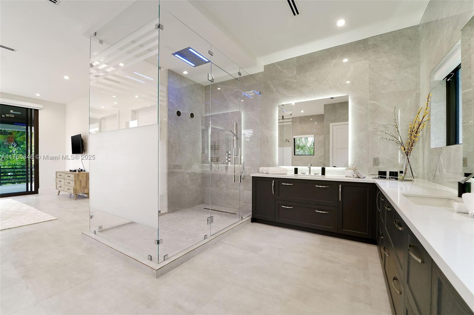 4321 Southwest 11th Street Miami, FL 33134 - Photo 20 of 43 Primary Bathroom