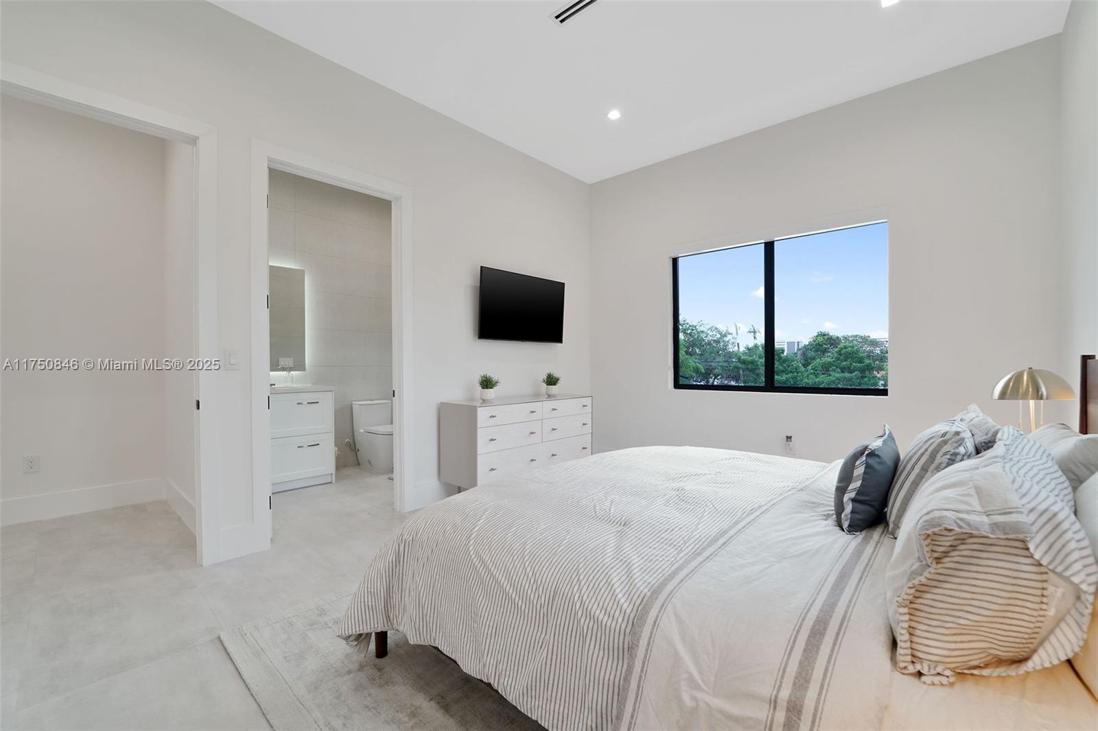 4321 Southwest 11th Street Miami, FL 33134 - Photo 38 of 43