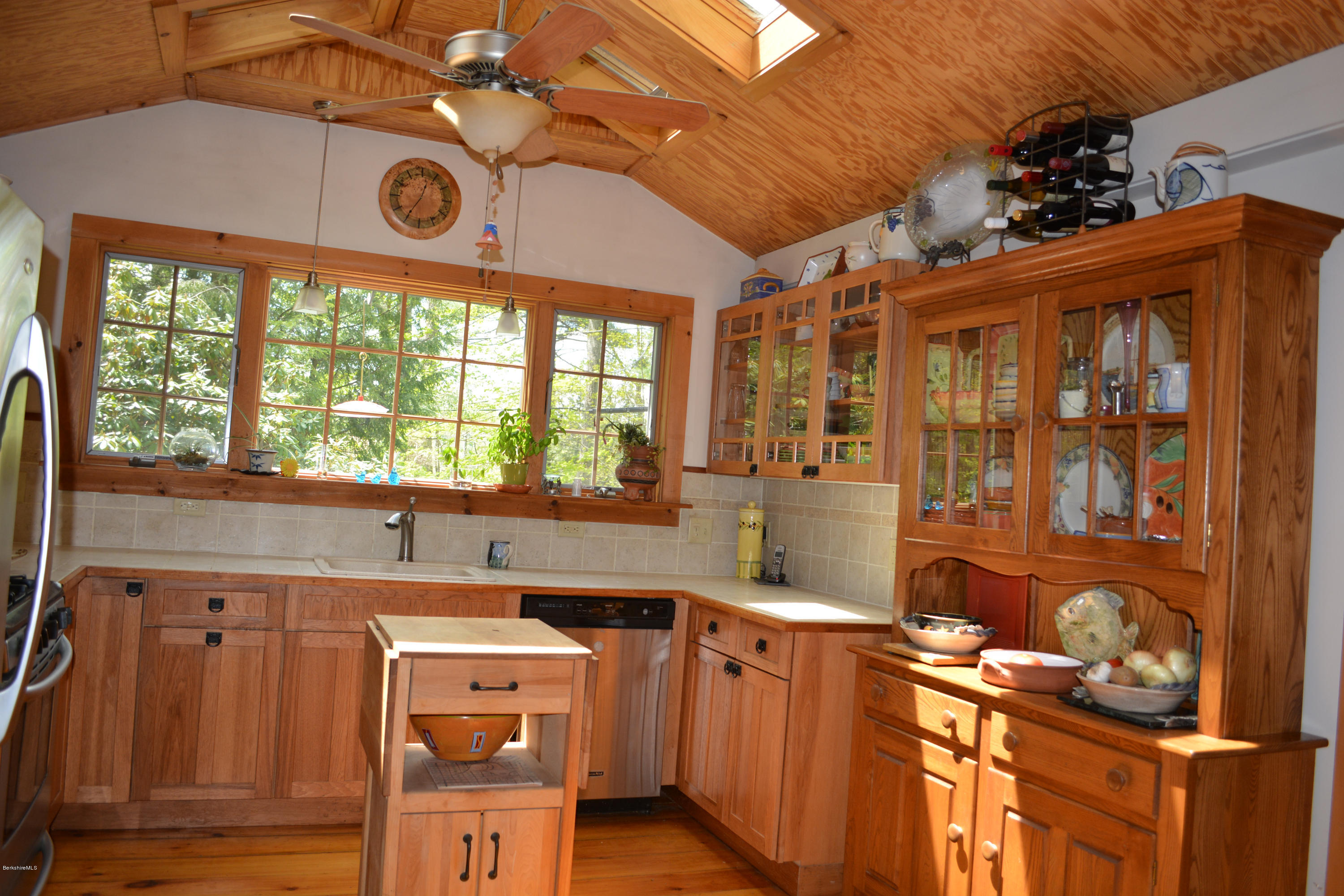 19 Laurel Banks Road Monterey, MA 01230 - Photo 9 of 27 Kitchen