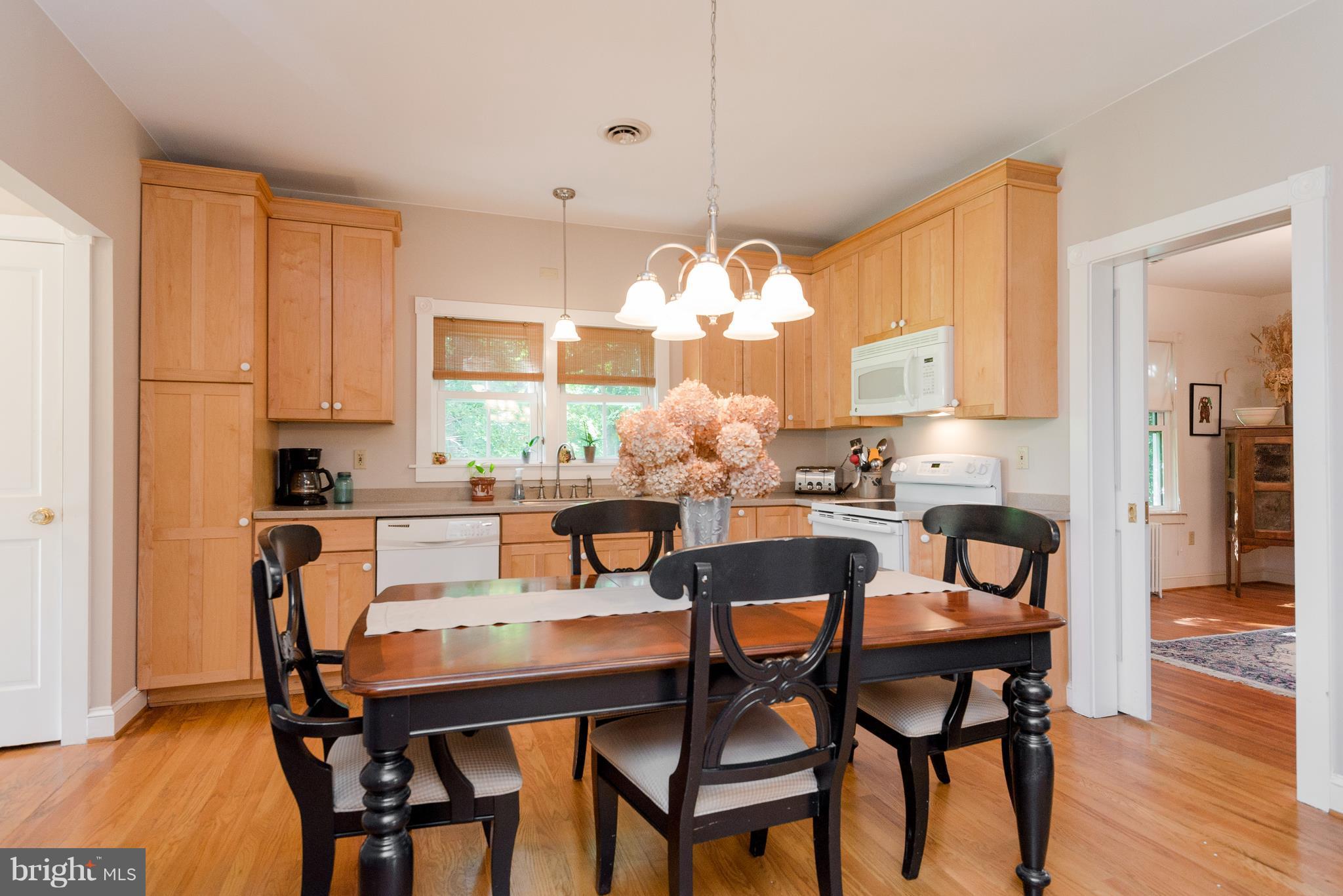 840 Maple Road Gambrills, MD 21054 - Photo 7 of 30 Eat-in Kitchen