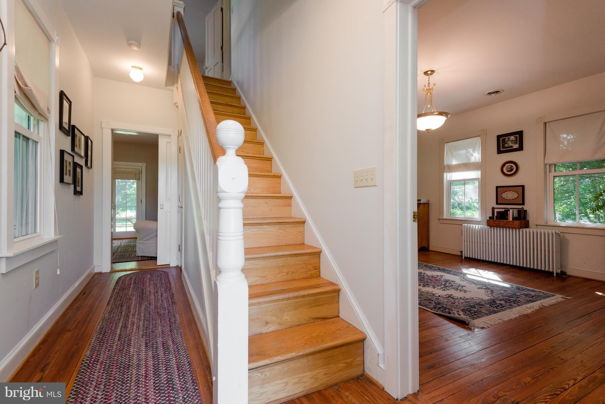 840 Maple Road Gambrills, MD 21054 - Photo 9 of 30 Entry foyer & hallway