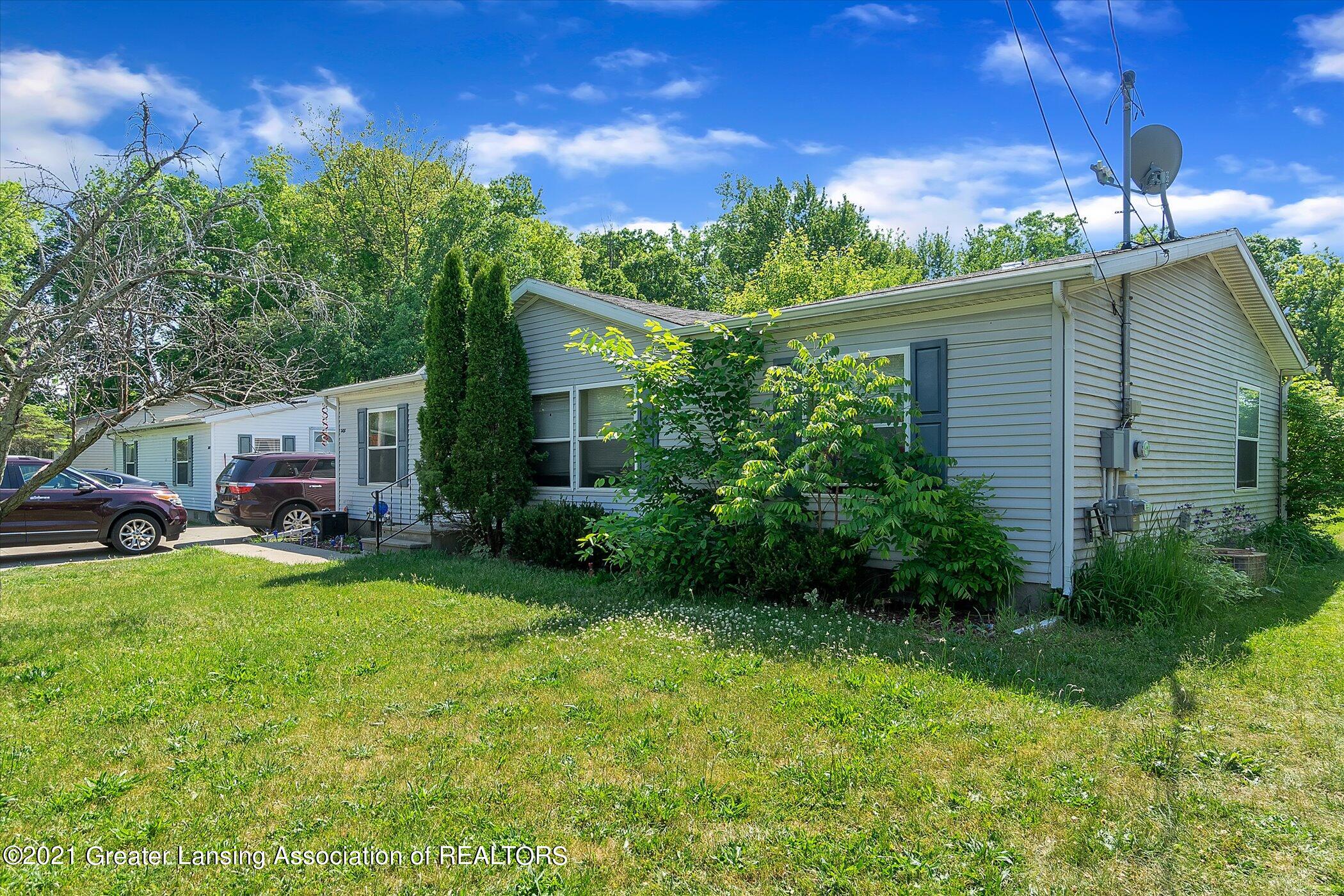 04-5416 Hughes Rd-Windowstill Real Estat