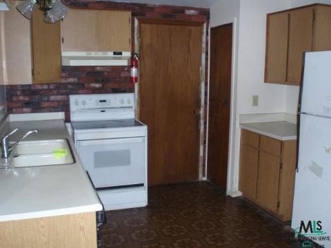 28650 Cotton Road New Baltimore, MI 48047 - Photo 6 of 12 284038-5.JPG