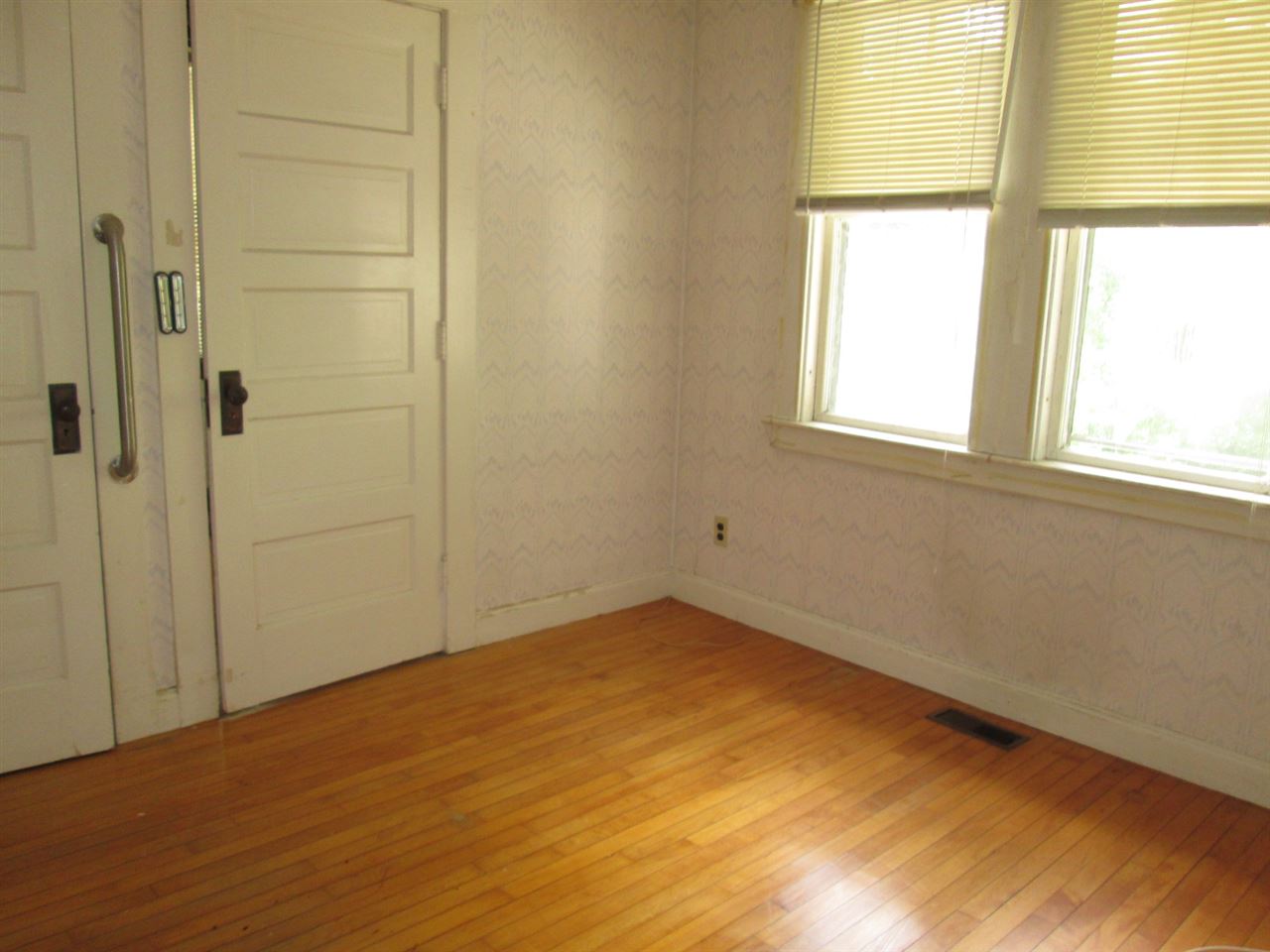 33 Green Street Rockingham, VT 05101 - Photo 6 of 14
