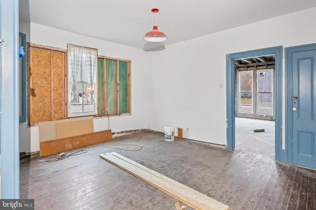 a view of an empty room with window