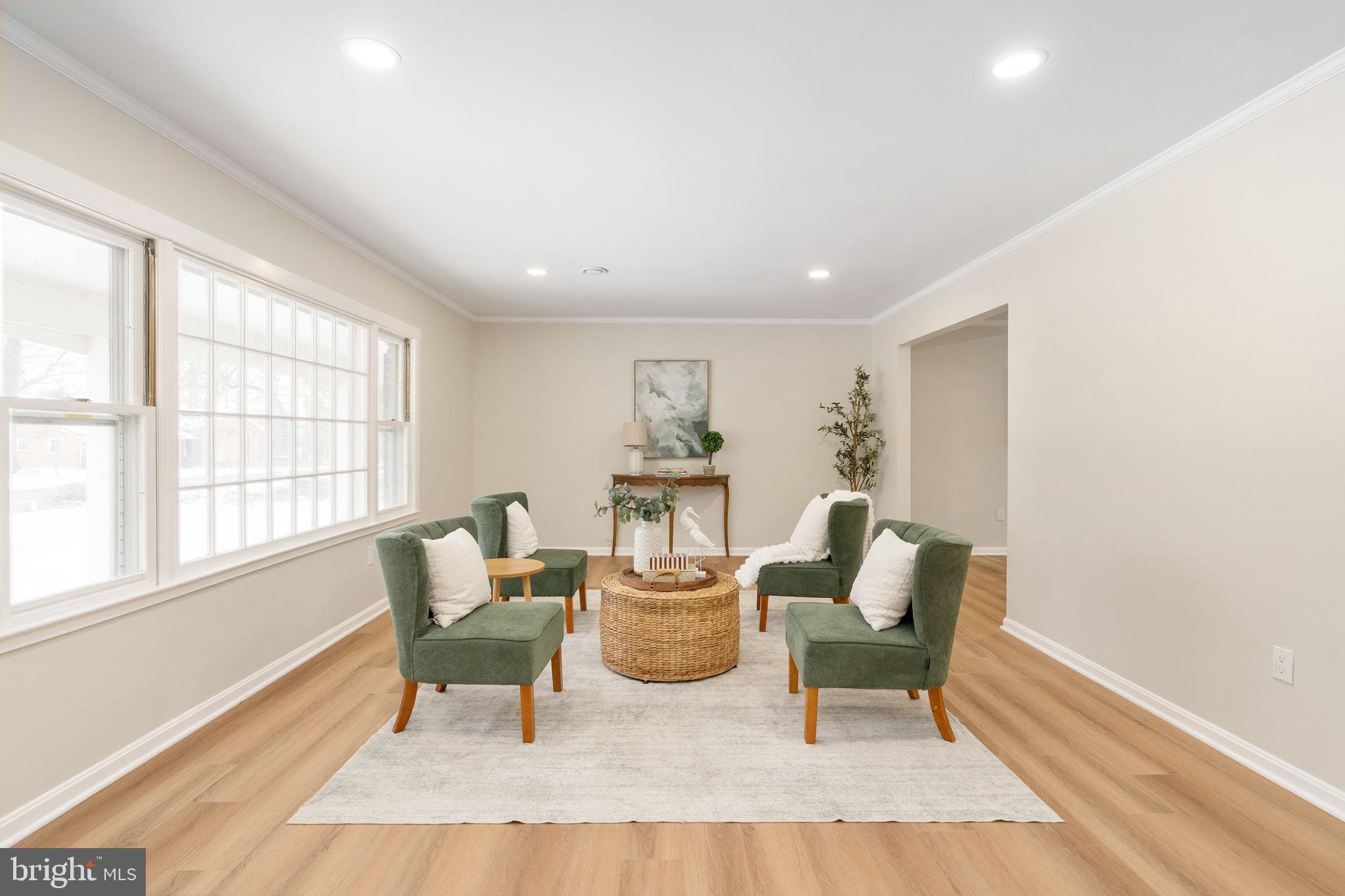 3234 Riverview Drive Triangle, VA 22172 - Photo 19 of 61 a dining room with furniture and wooden floor
