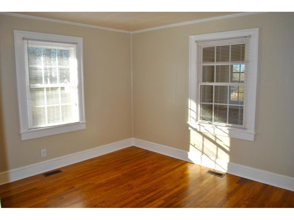 1419 Garfield Road Burlington, NC 27215 - Photo 3 of 18 Gallery Image 3