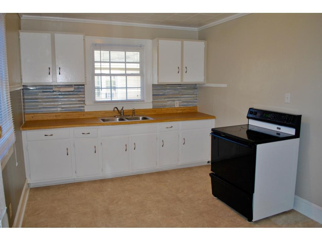 1419 Garfield Road Burlington, NC 27215 - Photo 4 of 18 Gallery Image 4