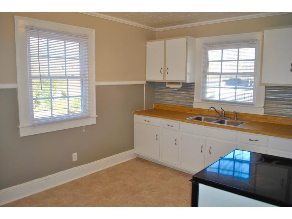 1419 Garfield Road Burlington, NC 27215 - Photo 9 of 18 Gallery Image 9