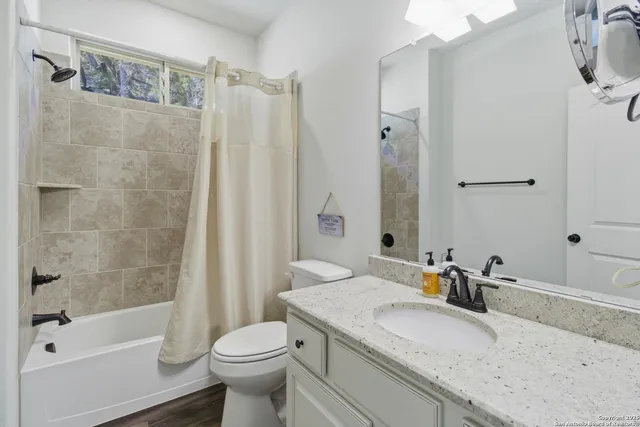 $635,000 | 189 Private Road 1732, Mico, TX 78056