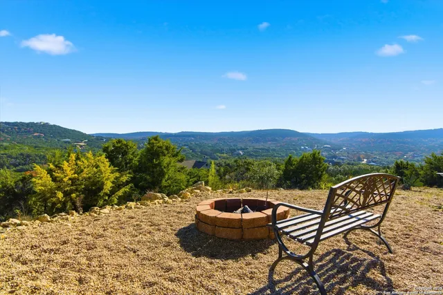 $635,000 | 189 Private Road 1732, Mico, TX 78056