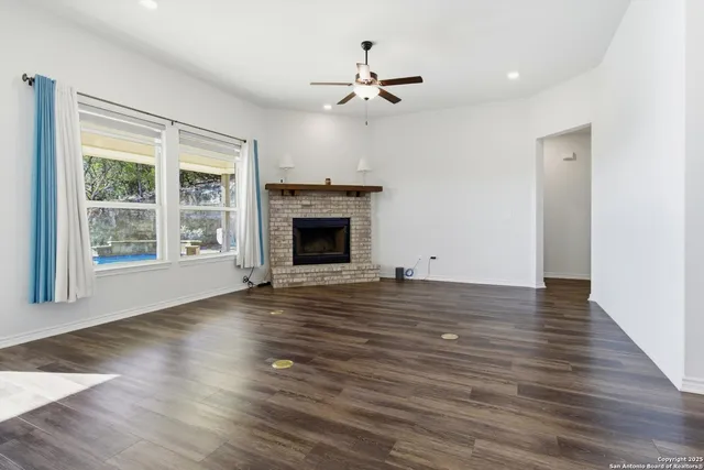 $635,000 | 189 Private Road 1732, Mico, TX 78056