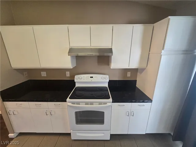 $1,441 | 4270 Rollingstone Drive, Las Vegas, NV 89103