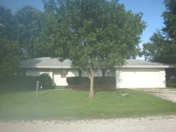 $147,000 | 498 Park Street, Cissna Park, IL 60924